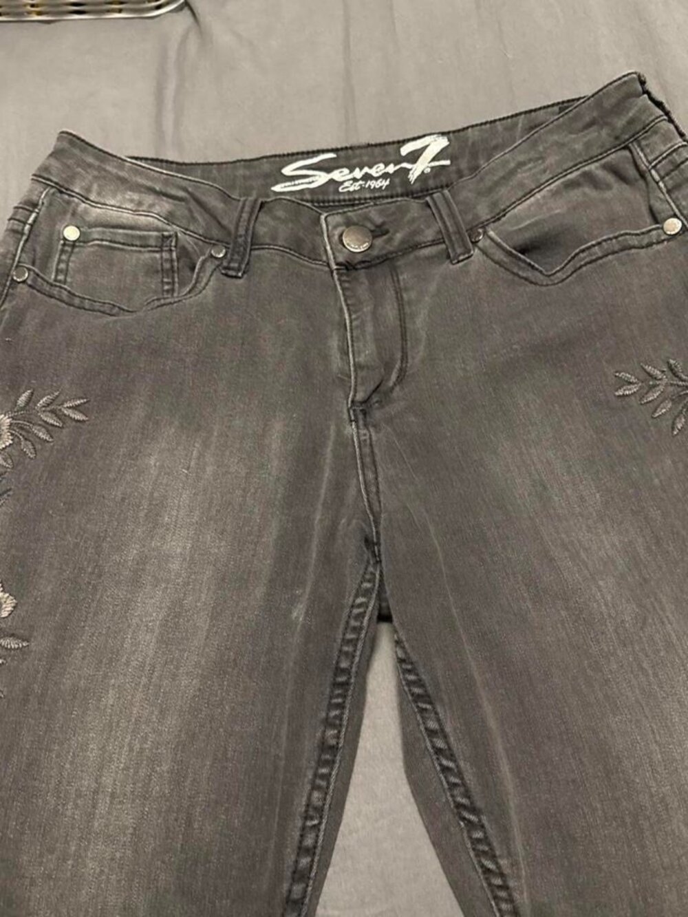 Seven7 Black/Gray Floral Jeans